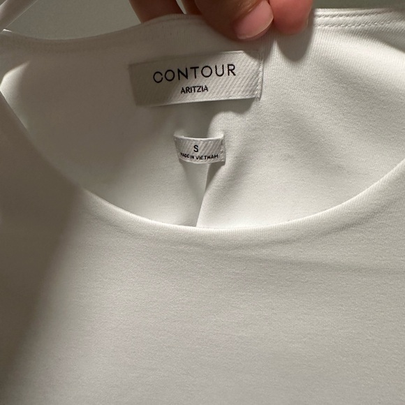 Aritzia Contour Long Sleeve - Picture 4 of 4